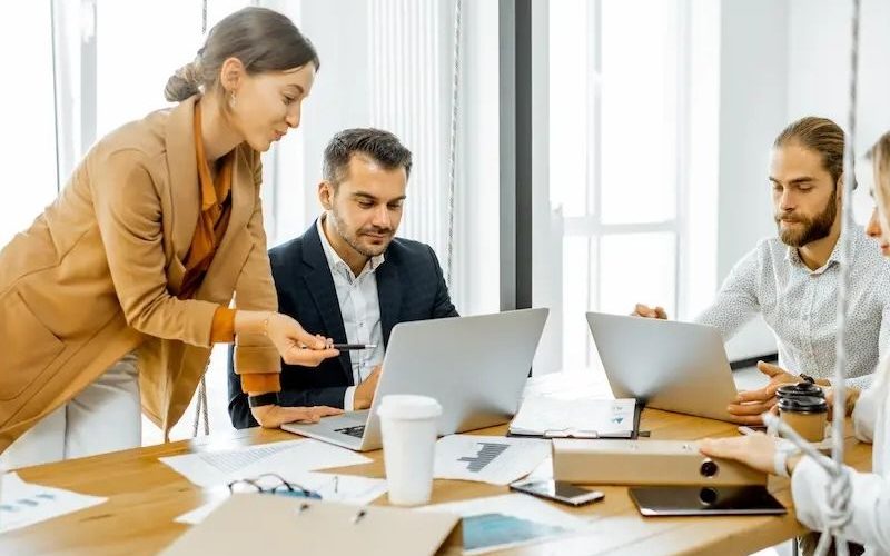 Waarom het maken van aantekeningen essentieel is voor zakelijke vergaderingen